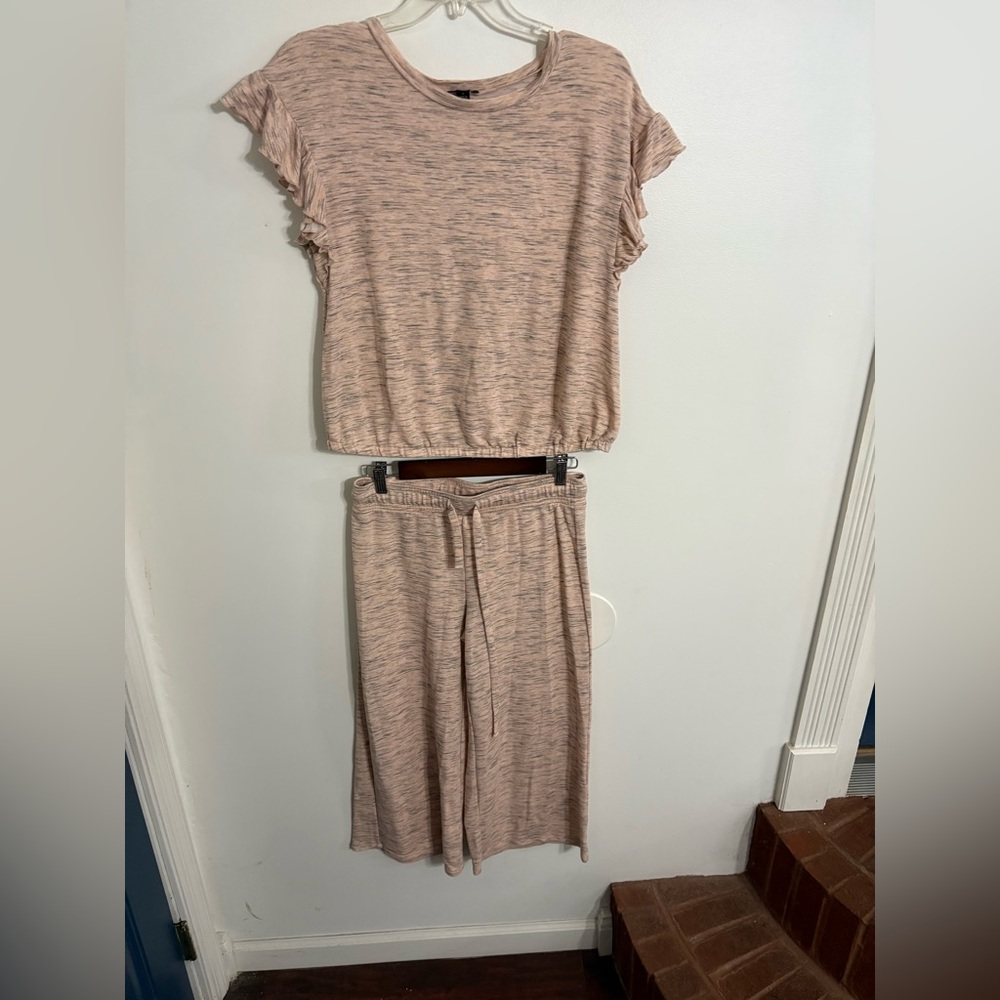 Ann Taylor Factory Soft Beige Sleep Top and cropped bottom set Size Small